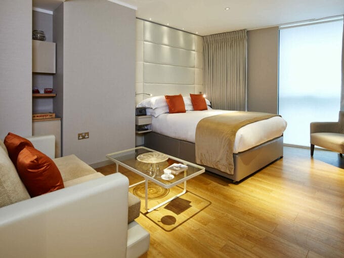 cheval three quays executive studio bedroom reception 01 2