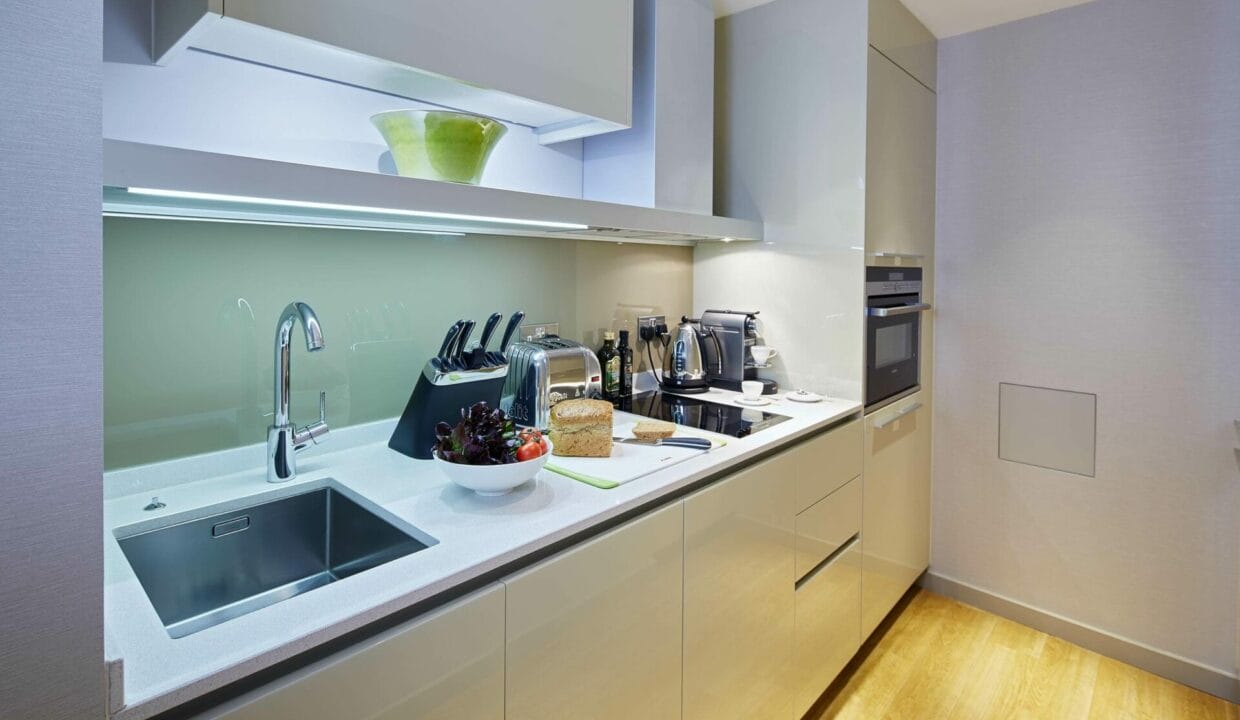 cheval-three-quays-executive-studio-kitchen-01